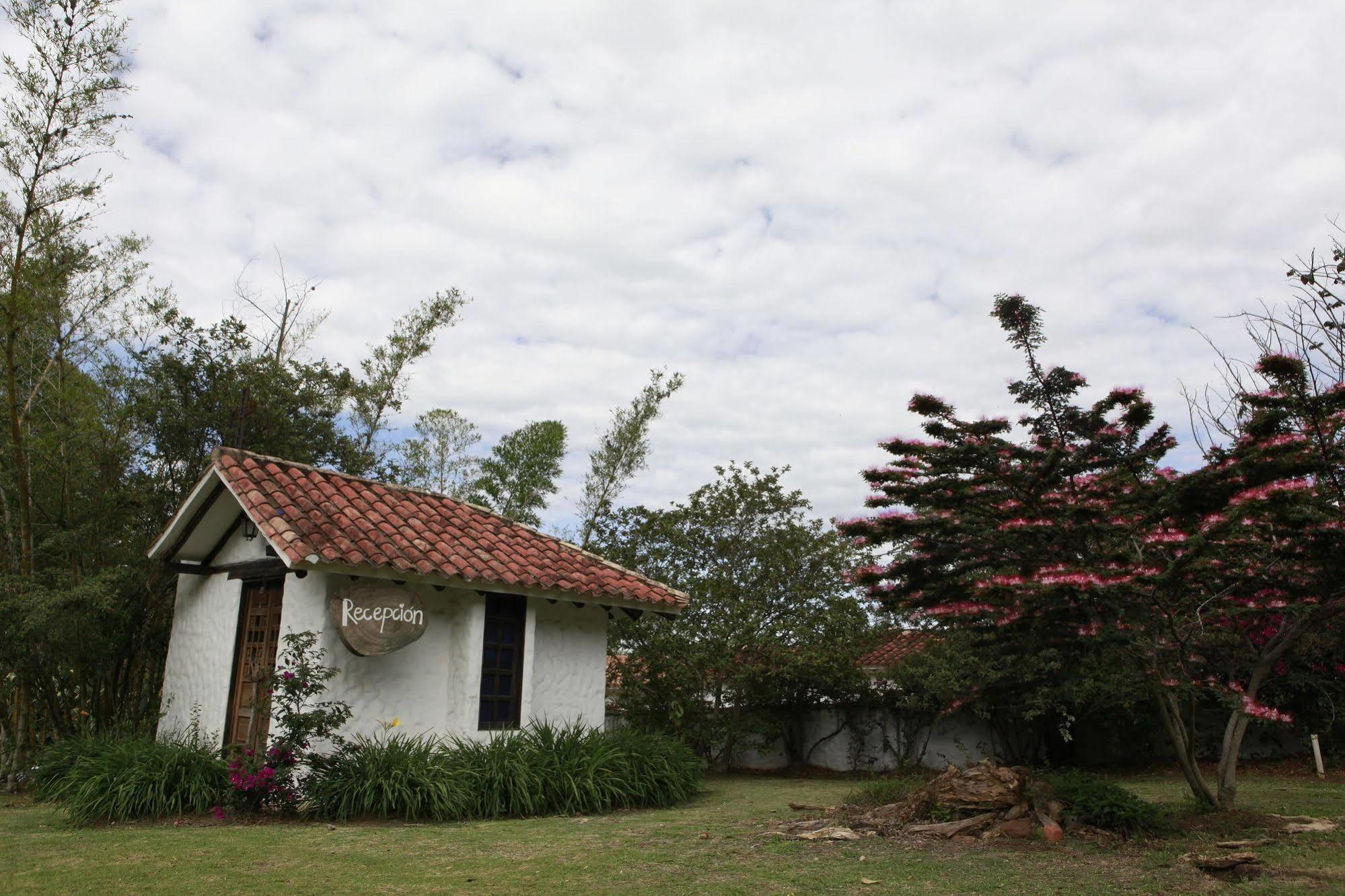 Casa San Nicolas บียาเดเลย์บา ภายนอก รูปภาพ